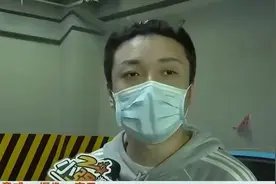 男子霸占他人车位三年，被地锁撞坏发动机，男子：车位主人赔钱视频封面