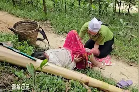 人间自有真情在!残疾大姐路边产子，幸遇孕妇英勇相助视频封面