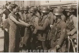 87年，台湾老兵回安徽探亲，父亲从墙缝中掏出数千元：你挣钱不易视频封面