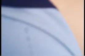 南方抱住手，不用在马马路上放，要在马路牙子上放，好吧