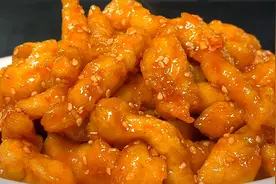 这才是糖醋里脊简单又好吃的做法，外酥里嫩，酸甜适口，真解馋。