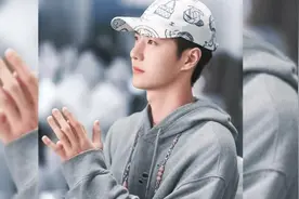 王一博这辈子都没想到求亲亲求抱抱的片段会被拍下并且放出来吧视频封面