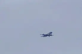 市民拍下阿塞拜疆E190坠机前两分钟，后一位乘客拍下机舱人员视角视频封面