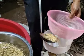 传统美食_豆花的制作过程