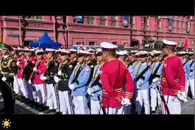 俄罗斯胜利日阅兵候场中各国站姿对比中国军人超突出成为亮点视频封面