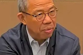 钟睒睒谈“绿瓶”纯净水就是与“红瓶”矿泉水有差距！视频封面