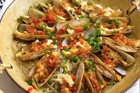 春鲜顶流！5分钟蒸出白嫩爆汁蒜蓉蛏子🌿低卡高蛋白