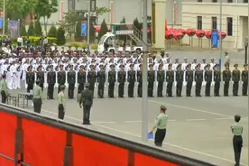 解放军三军仪仗队背后刻苦的训练画面视频封面