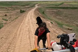 重装徒步 走到了内蒙古沿黄公路 看到了黄河 坑洼路面 暴晒 大风视频封面