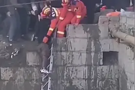 单县救人后续，这两巴掌让很多人心里痛快了视频封面