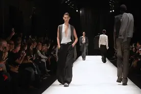 MM6 2024春夏系列时装秀