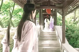 网友太搞笑了哈哈，以前喊人家坏蛋，翻拍一出立马改口叫表哥