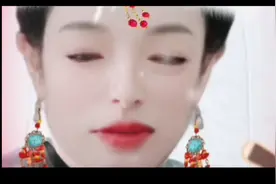 男伴女装视频封面