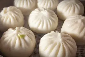 秋天要多吃素菜大包，教你包子店调馅技巧，鲜香味美又解馋