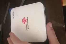 拆解联通机顶盒