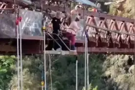 看来蹦极不适合超重人群