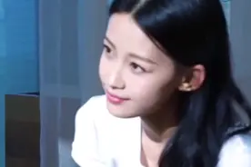 孙怡穿搭性感开法拉利夜会好友视频封面