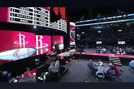 四年前火箭用榜眼签选中杰伦-格林，四年后止步首轮，选对了吗？视频封面