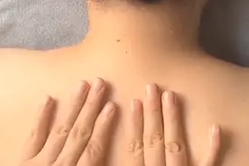 肩颈按摩手法！教会大家！简单易学！你取得成就时坚持不懈#原创