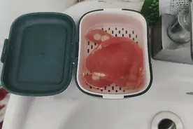 晚上睡觉不戴假牙，每天晚上临睡觉前都会把活动义齿用牙齿清齿清视频封面