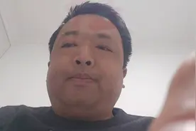 宅男日常自拍，随意抓拍，不加滤镜，真实自然。