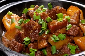 想吃土豆炖牛肉你就像我这样做，不干不柴，软烂入味，好吃又下饭