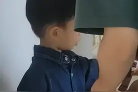 大外孙在不知不觉中长大了，今天第一天上学，过程平静又紧张……视频封面