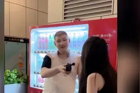 二驴碰到刘一手的媳妇要跟人家回家，人家说刘一手没在家还非要去视频封面