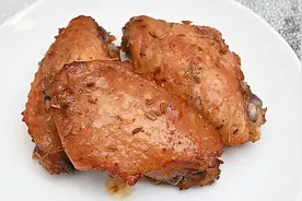 这样家里烤箱秘制烤鸡翅 外焦里嫩 简单快手的详细做法