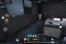 萤火突击：好消息：出了金刀，坏消息：没背包放