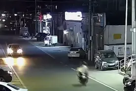 轿车撞上摩托车，摩托车却被判赔72万？视频封面