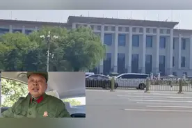 北京天安门预约期间。老班长在汽车上量地球。身穿65式军装👍👍👍