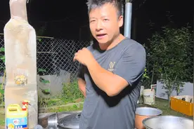 小伙深山养1400只甲鱼，每天晚上巡塘看不到甲鱼，是不是跑光了视频封面