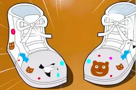 围裙妈妈回来了！小头爸爸帮大头儿子画球鞋，然后就跑出去外面。