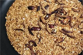 夏天必备炒米茶，学医的爷爷教给我，试了试，肚子上的赘肉不见了