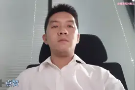 今天重庆摩托车人被撞下去桥，我来告诉大家重庆为什么不能禁摩