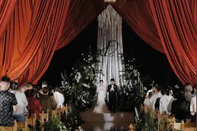 教堂婚礼的神圣就是让大家共同宣读这见证誓言了吧！