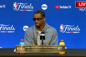 亚历山大：发界外球直接被麦康奈尔抢断，太伤士气了！视频封面