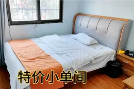 从成都坐K424次列车到绵阳，在火车站附近住36元旅社，吃肥肠米粉