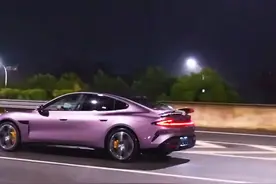 恭喜小米SU7 Ultra纽北圈速斩获第一：6分46秒874视频封面