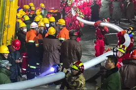 山西代县铁矿透水事故13人被困，事故铁矿实际控制人等被公安部门控制，抢险救援仍在进行中！视频封面