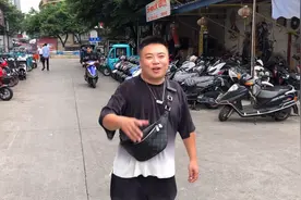 小青年带你逛逛重庆的二手摩托市场，真是热闹视频封面