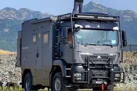 挂蓝牌的移动堡垒 曼恩拓 中国重汽原厂房车 #曼恩拓 #越野房车 #德国曼 #重卡房车 #中国重汽越野房车视频封面