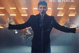 艾师傅这首歌也太顶了！为#艾热 疯狂打call！#艾热舞台仿佛在看百老汇视频封面