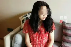 “女网友”卸妆变“兄弟”！重庆一男子网上交友被骗300万，“妙龄女子”竟是男扮女装视频封面