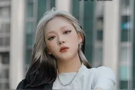 只要心里有沙滩，哪里都是马尔代夫。富婆的世界你敢理解吗？#摄影 #社交牛逼症  #金发 #井川里予分予挑战 视频封面