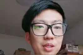 #为救助断臂男孩这趟航班二次开门，社会需要这样的“特殊操作” #大v快评视频封面