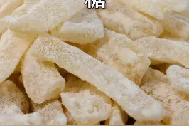 奶奶虽然年纪大了，却还是像小孩一样喜欢吃糖，她说糖甜，生活才会更甜#新农人计划2021 #冬瓜糖 