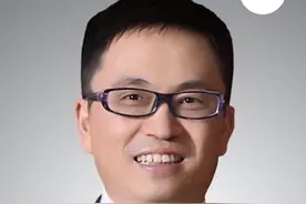 加仓#阿里，减持#拼多多！#张磊出手：#高瓴持仓大曝光...#百济神州 #爱奇艺 #高瓴资本 #阿里巴巴#投资视频封面