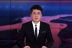 #张哲瀚抖音号被封 明星失德不应只是吃瓜盛宴，更应成为影视演艺行业又一次敲响的警钟。视频封面